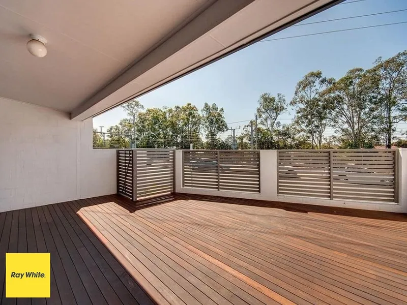 SMALL COMPLEX, GREAT LOCATION, GREAT VALUE!