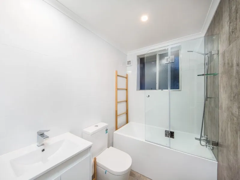 Two Bedroom Apartment in Convenient Location