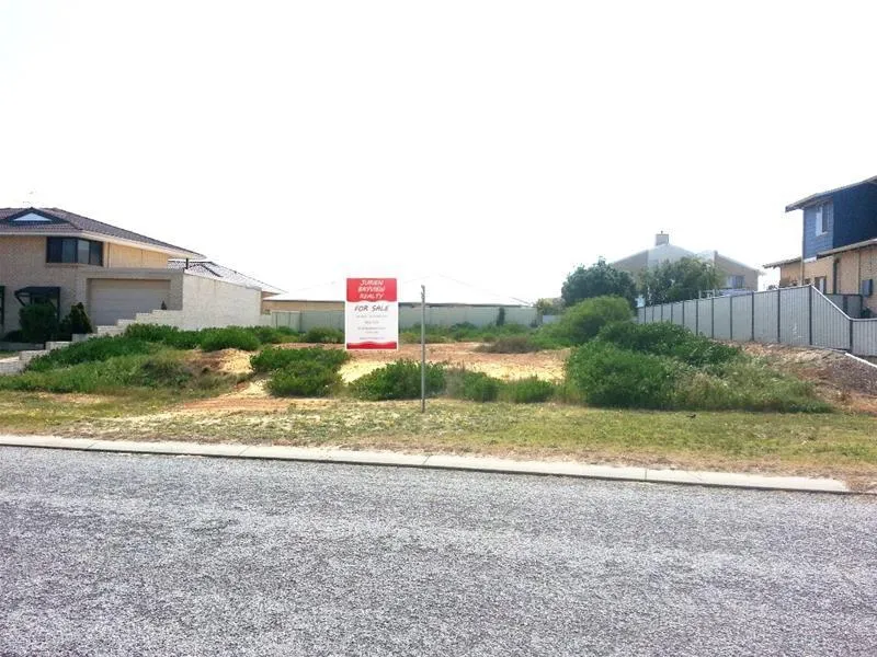 NEW LISTING IN THE MARINA AREA