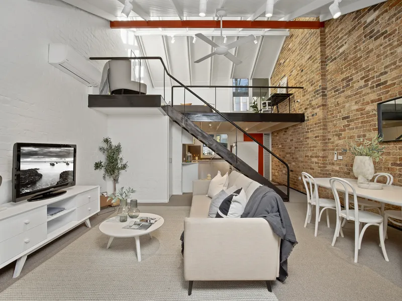 Multi-use terrace with a separate New York style studio/flat on the cusp of the CBD