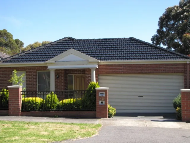 Terrific accomodation with great courtyard .