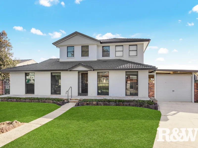 Large 6 Bedroom Home + Study + Parents Retreat