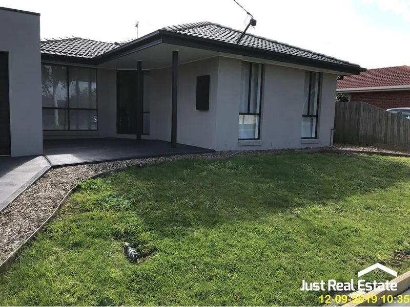 Big Yard, Close to shops, transport and schools.