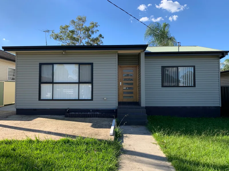 Beautifully presented 2 bedroom home with gas and water included !!!