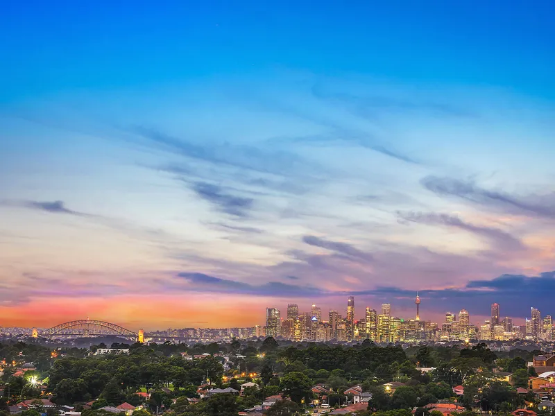 Superb designer apartment with panoramic CBD views