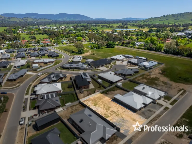 TANGAMBALANGA COUNTRY LIFESTYLE AWAITS!!