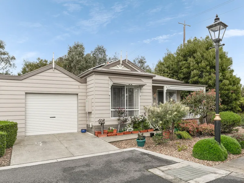 Lifestyle Chelsea Heights - Surrounded by beautiful gardens