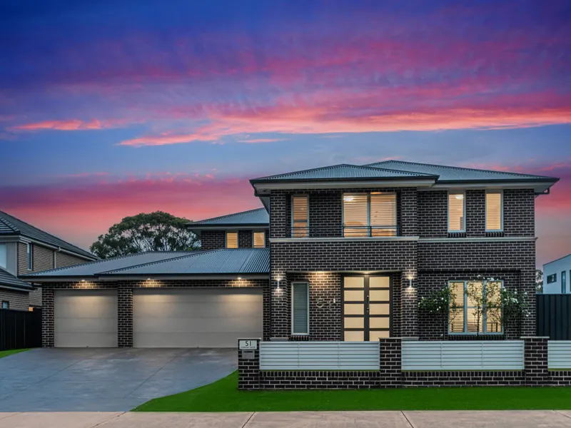 Immaculate Eden Brae Home - Bella Vista Public School Catchment!