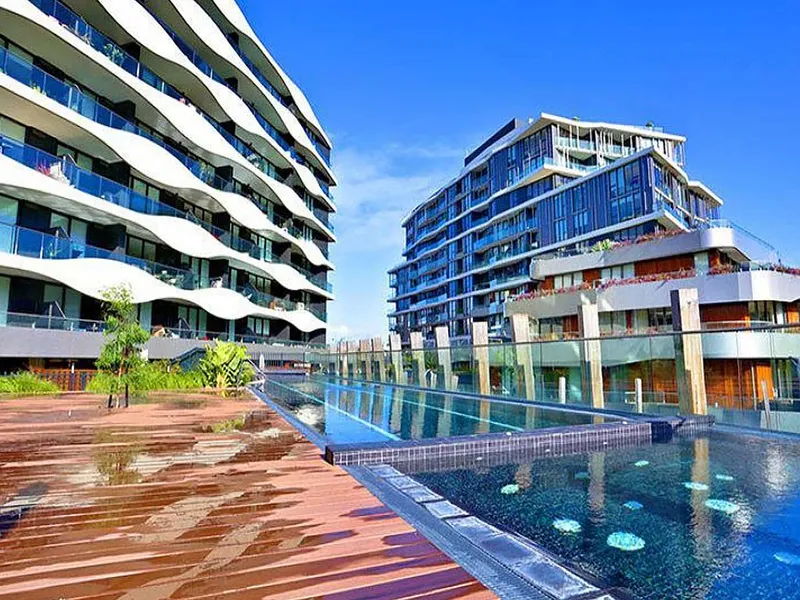 STUNNING ONE BEDROOM APARTMENT ON 6TH FLOOR WITH SWEEPING VIEWS AND SO MUCH STYLE!