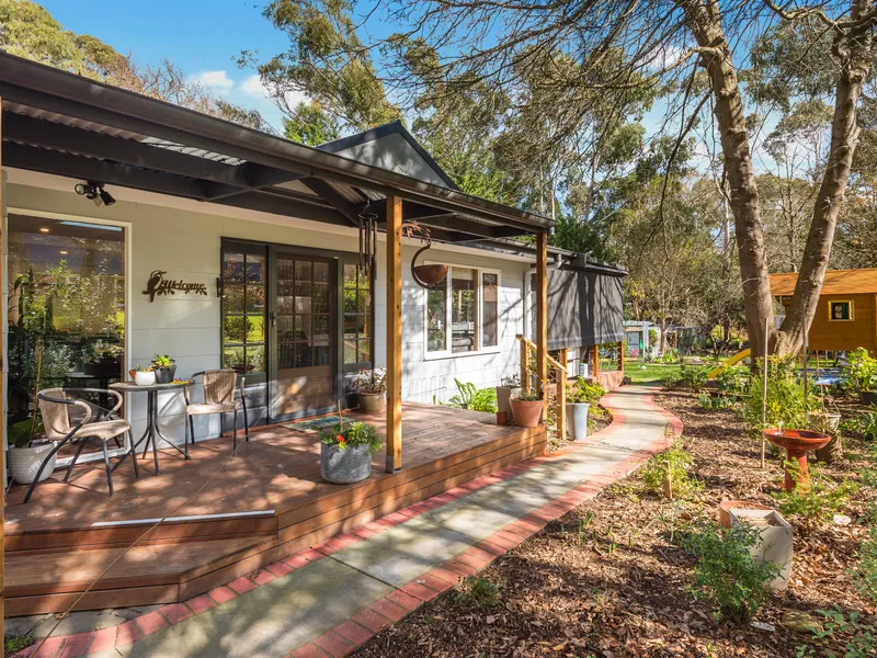Modernised living amongst a garden oasis
