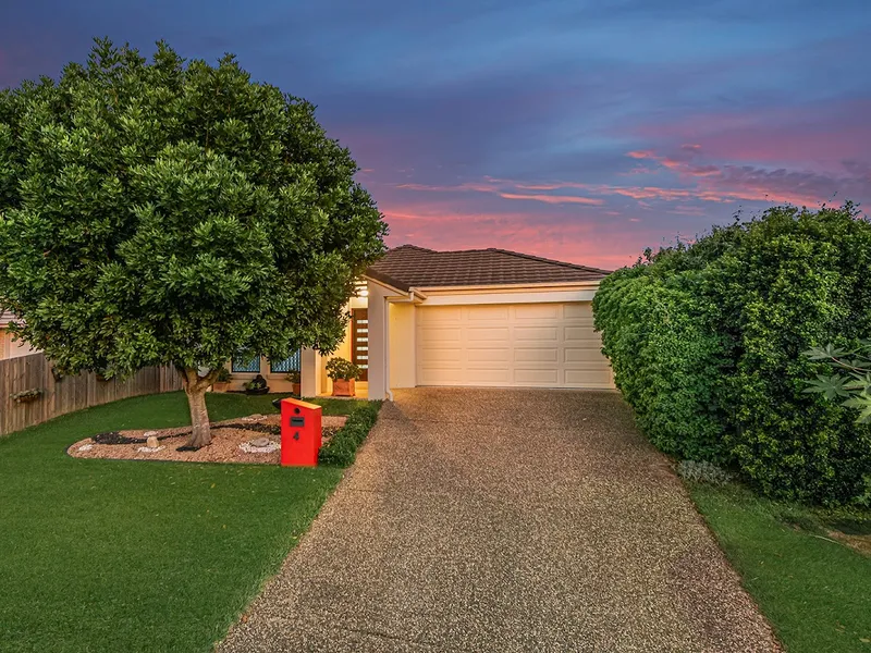 DAZZLING AS NEW FLAWLESS CONTEMPORARY WARNER LAKES TREASURE!