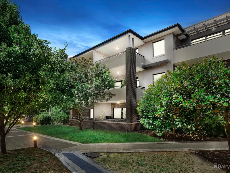 Beautiful Apartment Steps from Bulleen Plaza