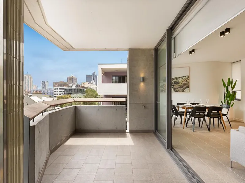 Manhattan in Surry – $1260 pw including bills and wifi