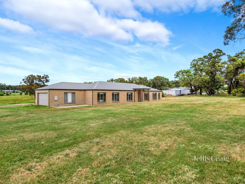 Low maintenance lifestyle living!