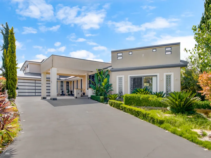 RESORT STYLE LIVING ON A 1104SQM BLOCK!