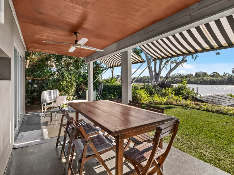 RIVERFRONT LIVING ON BRISBANE CORSO - MOVE-IN & ENJOY, RENOVATE OR RE-BUILD!