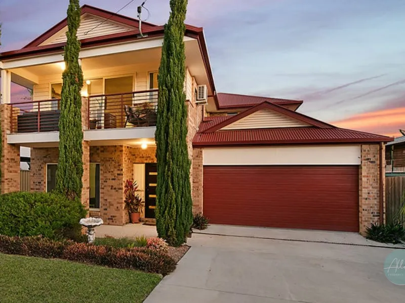 Gorgeous four bedroom home with Seabreeze's just in time for Xmas.....