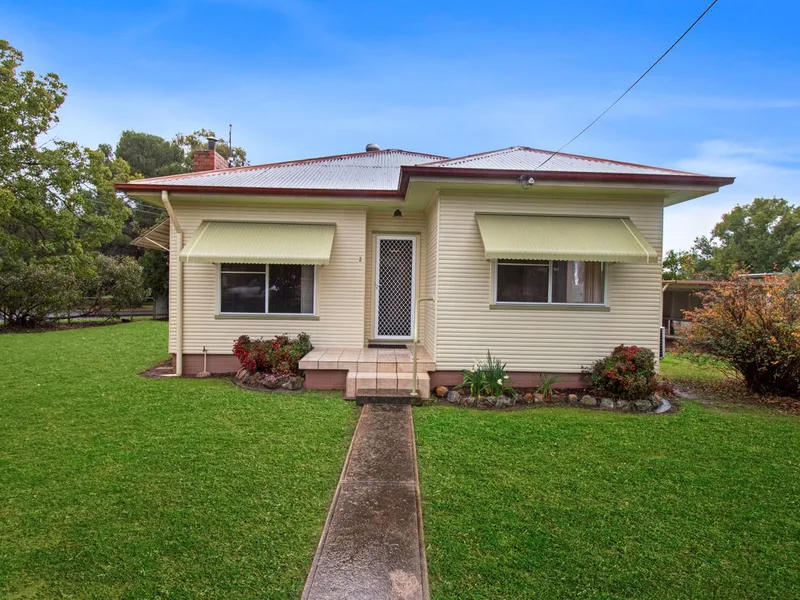 RENOVATORS DREAM ON LARGE BLOCK