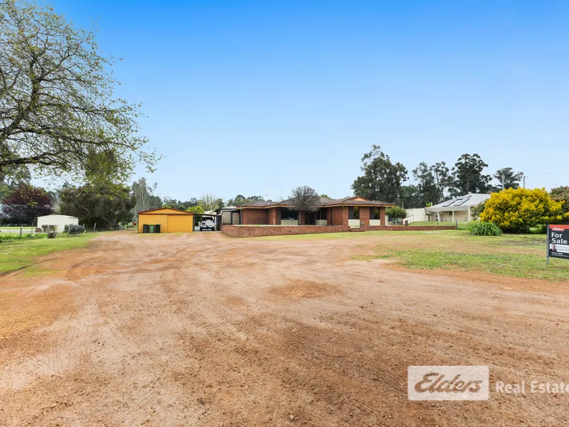 Your Dream Home with the Lot!!
