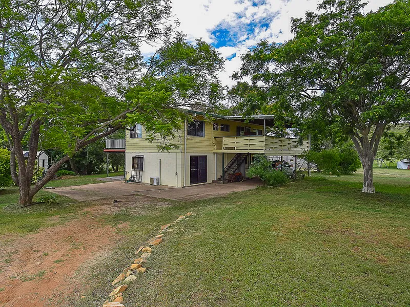 HIGHSET HOME IN TOP LOCATION WITH VIEWS TO TOWERS HILL