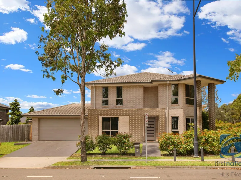 WALKING DISTANCE TO SHOPS, SCHOOL & BUS STOP