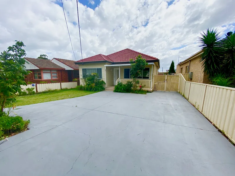 BRIGHT & SPACIOUS HOME