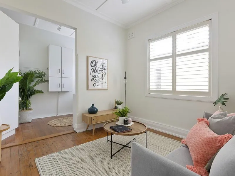 STUNNING 2 BEDROOM APARTMENT IN CENTRAL LOCATION