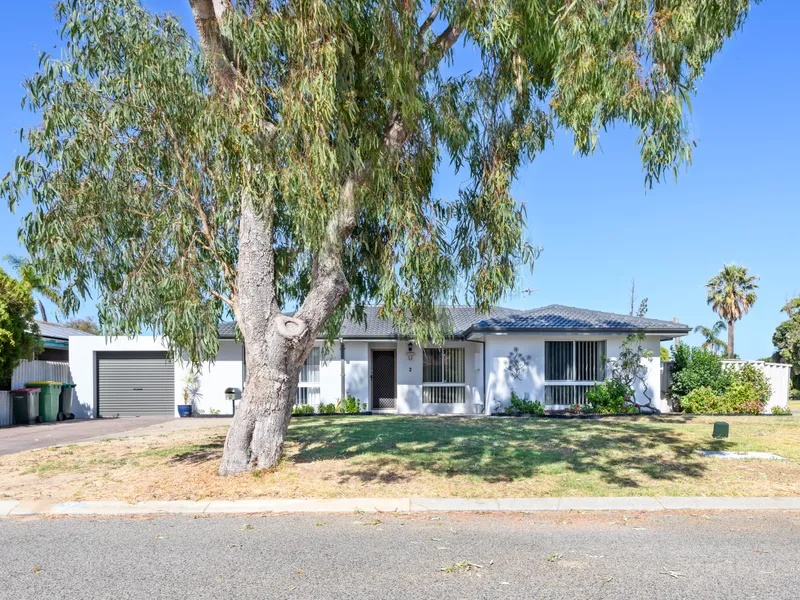 SPACIOUS CORNER BLOCK WITH SIDE ACCESS TO A POWERED WORKSHOP