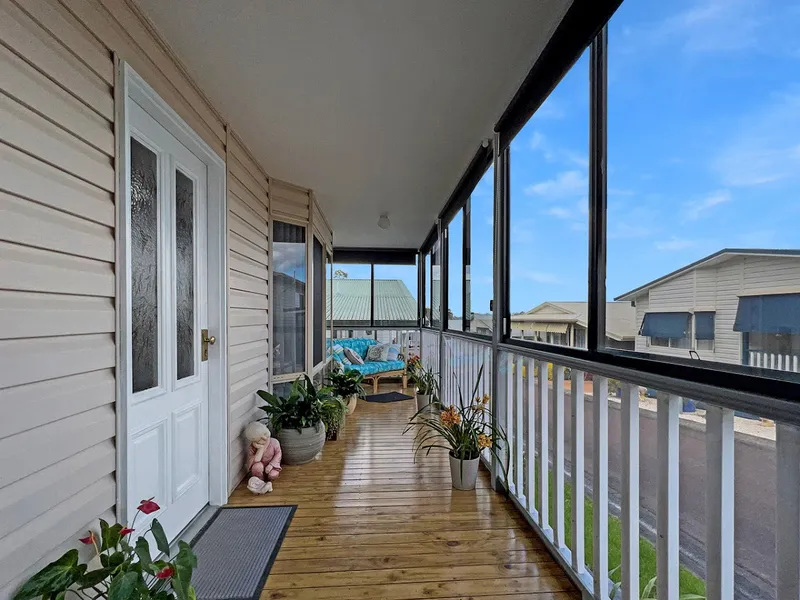 HUGE 3 bedroom house in sought after village