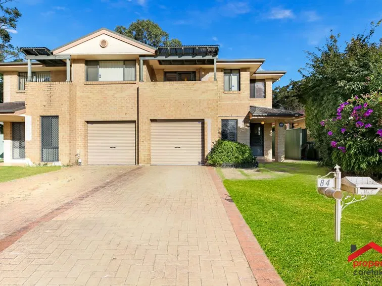 Stunning 4 Bedroom duplex house for sale in Macquarie Fields.