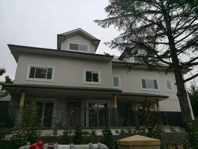 Luxury Three Levels Double Brick Townhouse