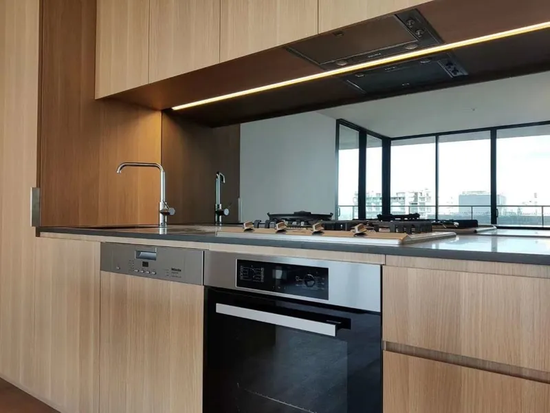 Luxurious 6th floor apartment for immediate sale
