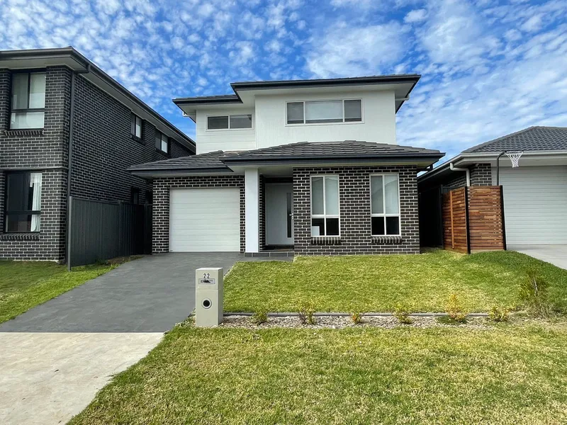 Near New 4 Bedroom House in Marsden Park