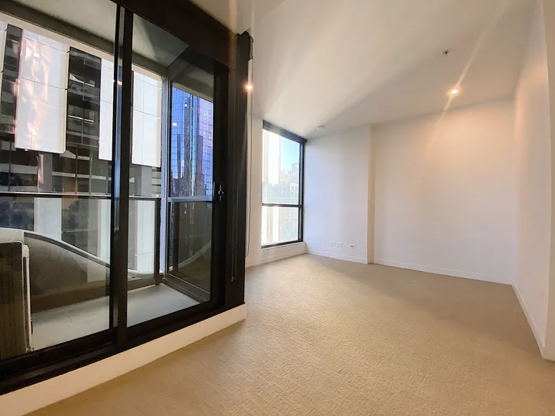 CITY LIVING - ONE BEDROOM APARTMENT