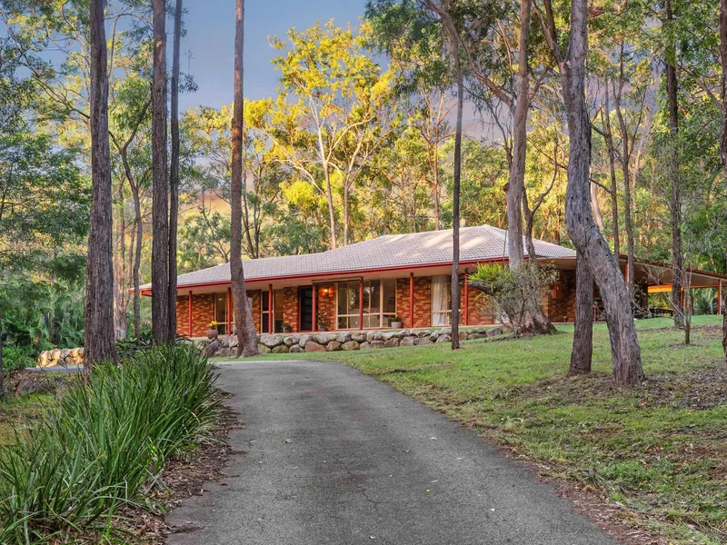 Serene Sanctuary: Acreage Oasis in Sheldon