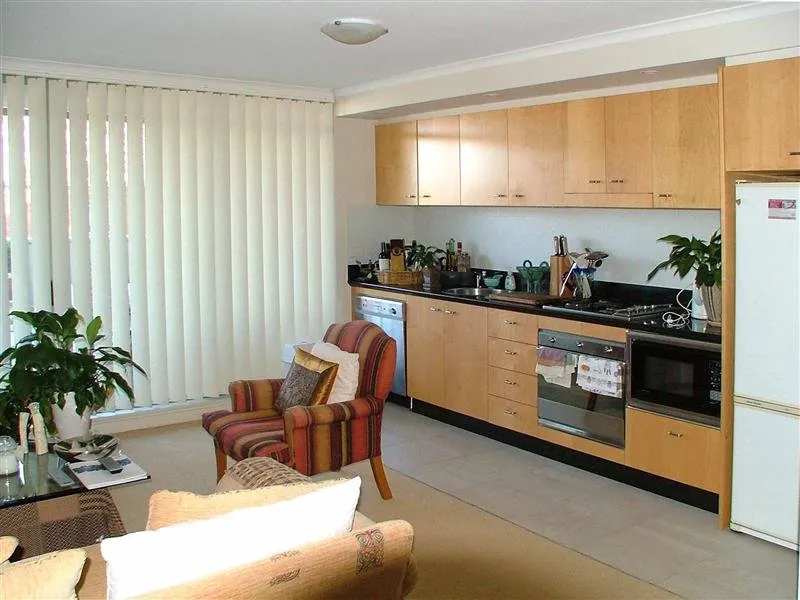 ULTRA MODERN IN GREAT LOCATION