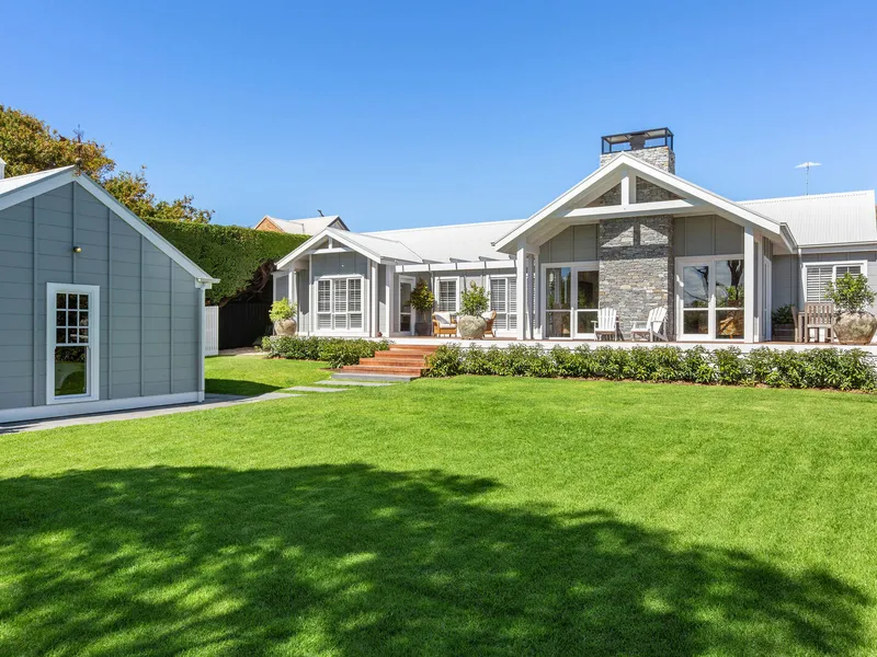 ‘SALTBOX’ - Hamptons-Inspired Luxury Just Steps to the Village