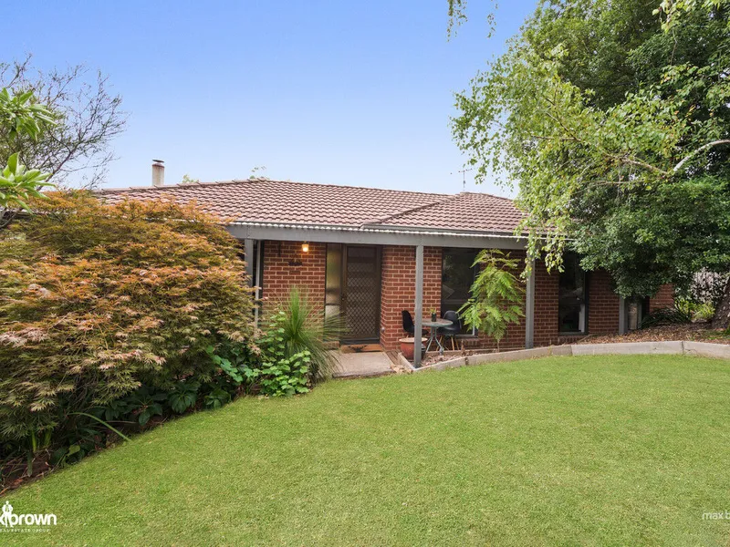 Ideal executive couple living.