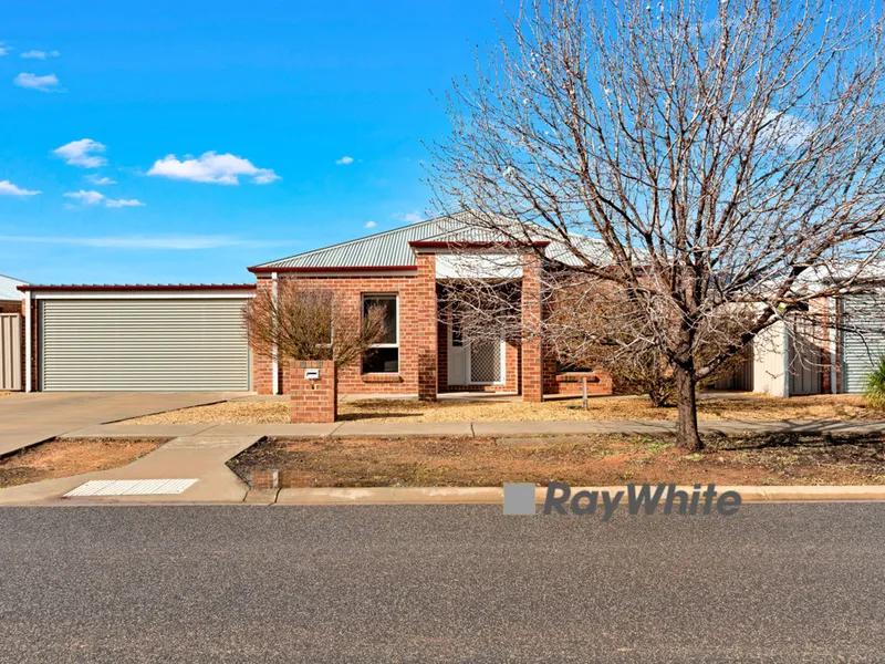 Low Maintenance Family Home in Quite Neighborhood