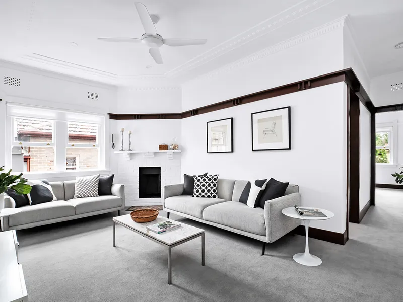 Nirvana In Bondi, A Newly Renovated Art Deco Apartment In A Leafy Beach Village Setting