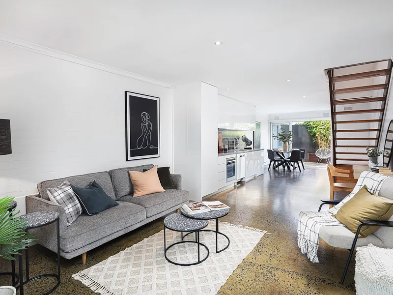 Chic Retro townhouse in Brunswick East: A unique blend of light, character, and convenience