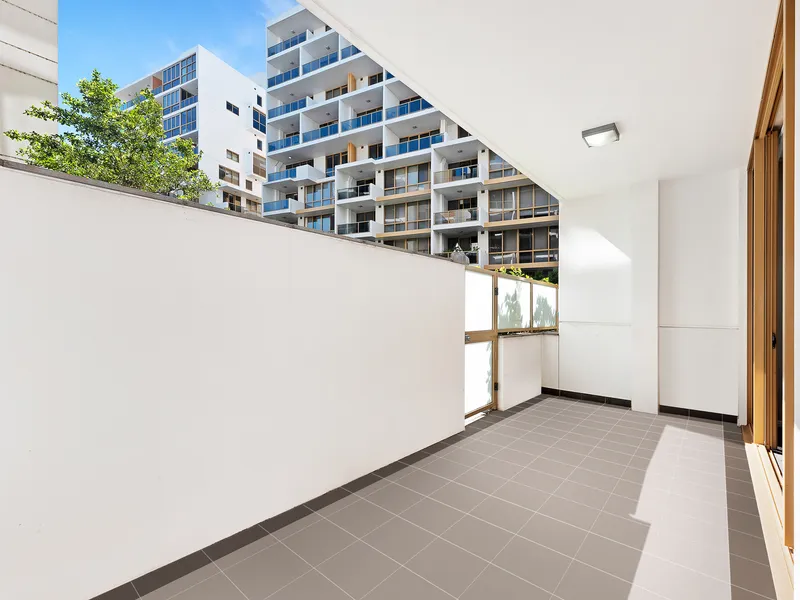 Fabulous one-bedroom courtyard apartment