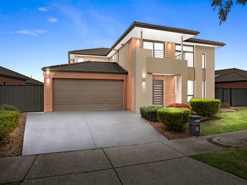 Pinnacle Family Home with Breathtaking Park Vista