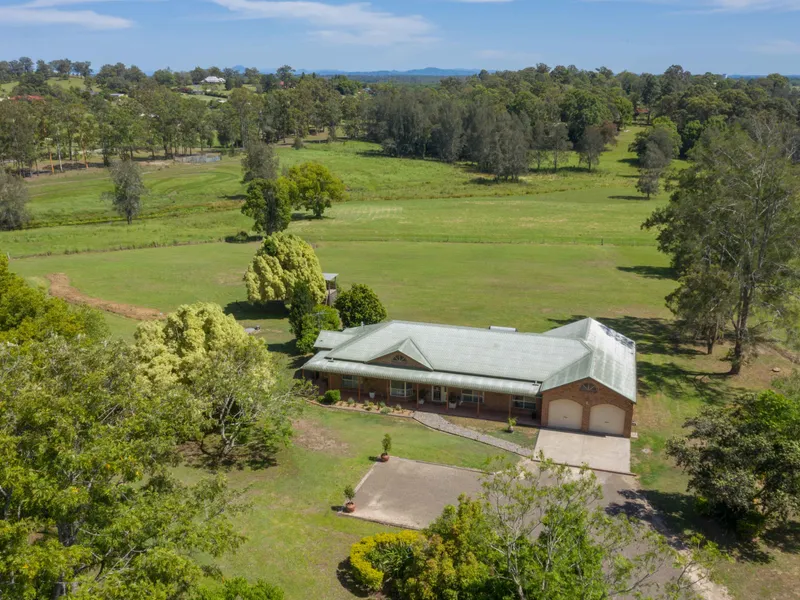 PRIME RURAL LOCATION - 20 MINS TO BEACH