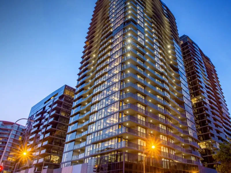 LUXURY APARTMENTS IN SOUTH BRISBANE WITH WORLD-CLASS AMENITIES! $25,000 Rebate from the Developer!