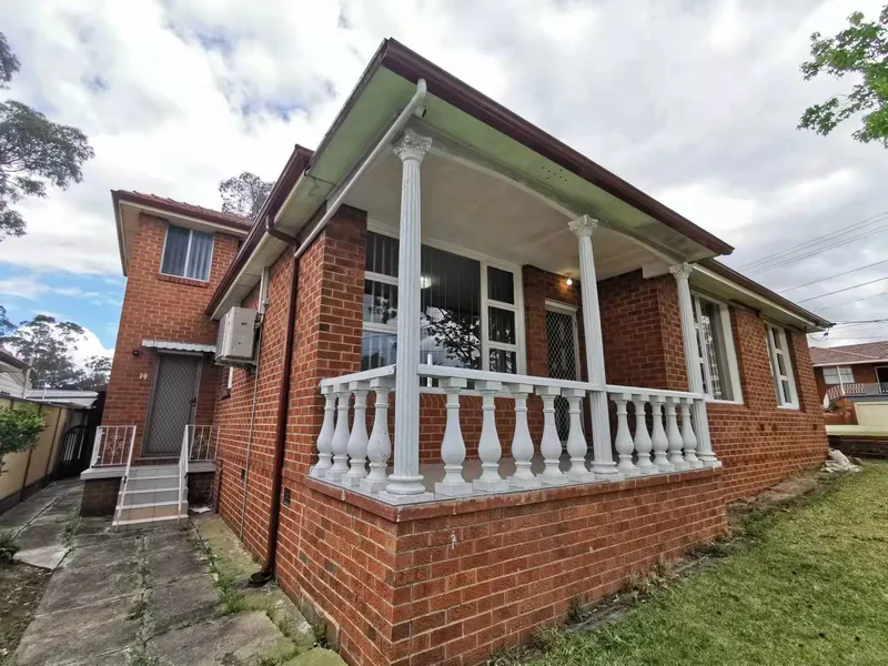 Premium location with short distance to shops, schools, bus stop and train Station.