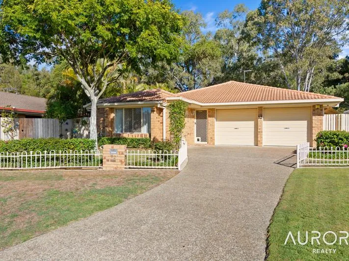BACKING ONTO BUSHLAND!