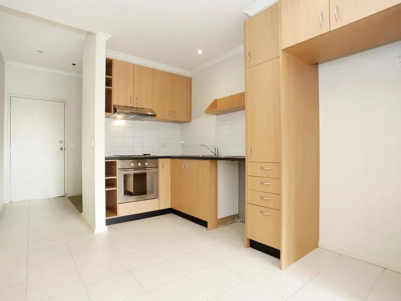 Spacious, light and bright secure apartment