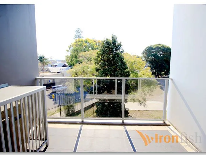 MERITON BUILDING APARTMENT ONE BEDROOM PLUS STUDY AVAILABLE