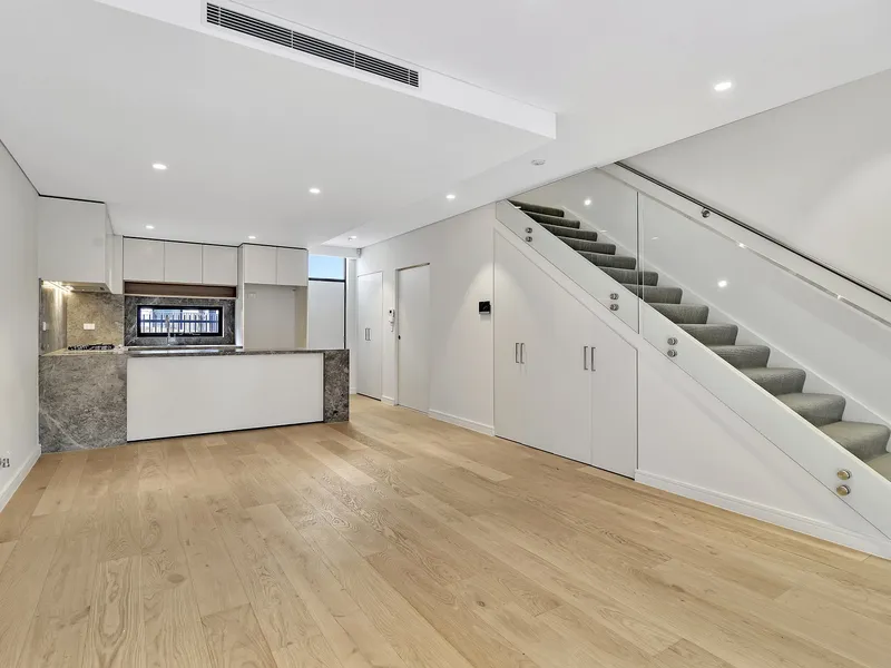 LUXURY 3 BEDROOM + STUDY TOWNHOUSE FOR SALE